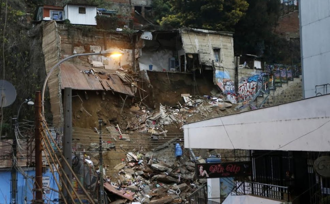 Murieron Dos Venezolanos En Chile En Derrumbe De Una Casa Ubicada En