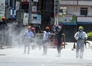 OMS: rociar calles con desinfectante es poco eficaz contra COVID-19