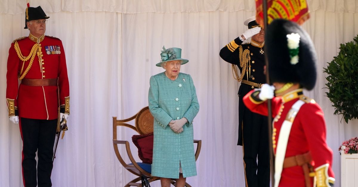 Reina Isabel II celebra oficialmente su aniversario sin multitudes debido a la pandemia