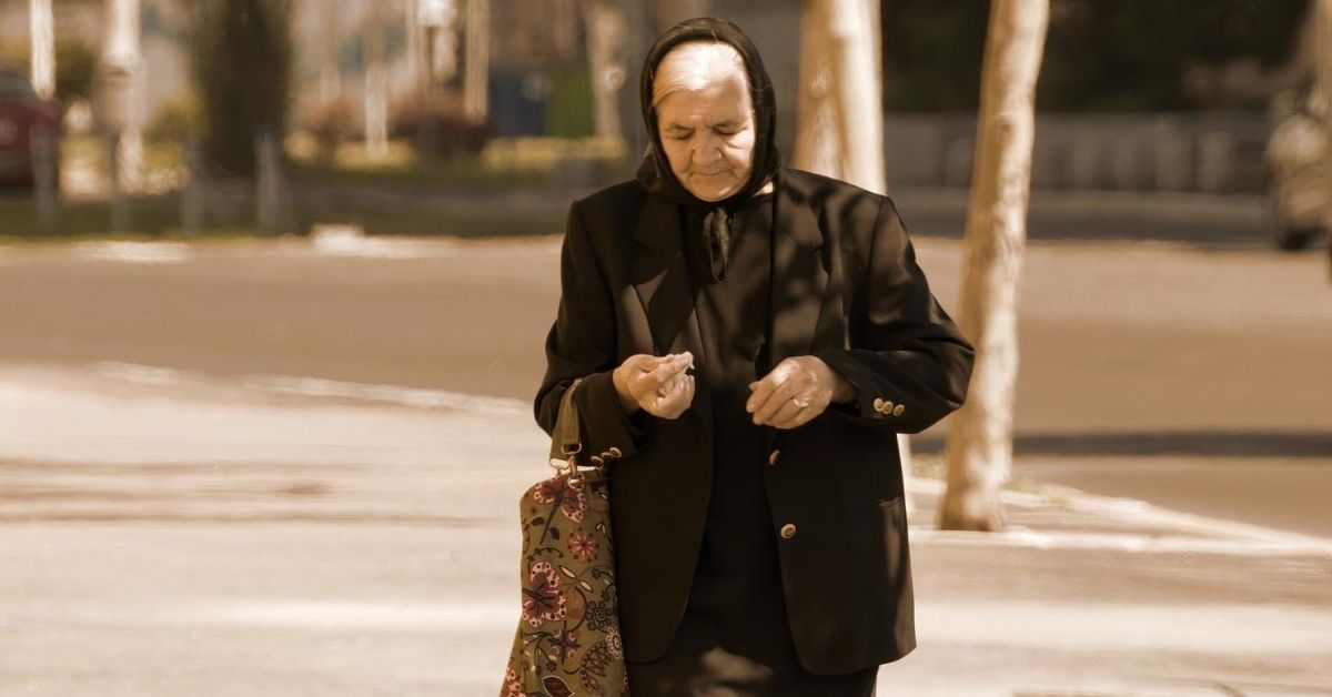 Abuelos taiwaneses modelan ropa olvidada y causan sensación en redes sociales