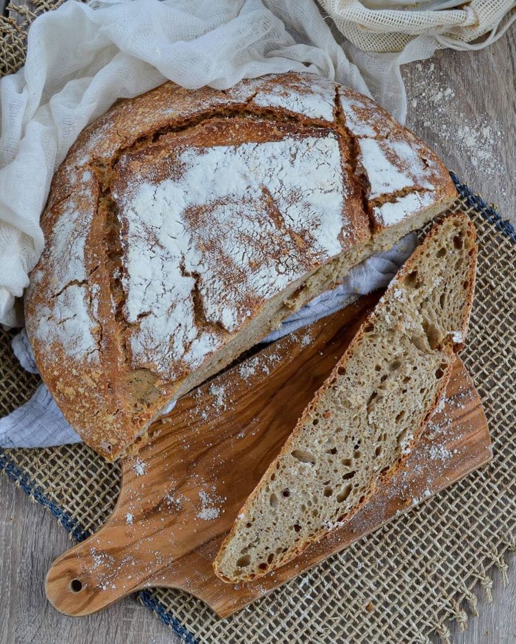 Receta de pan de hogaza integral para completar tus comidas
