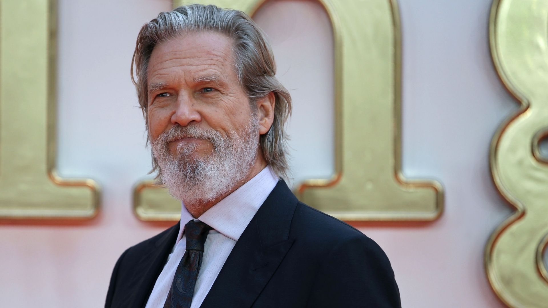 El actor Jeff Bridges reveló que fue diagnosticado con cáncer y está comenzando tratamiento