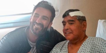 La última foto de Maradona está envuelta en una polémica