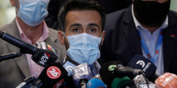 Médico de Maradona investigado por negligencia en la muerte del ídolo