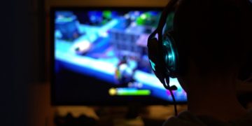 Niño contratado para jugar 'Fortnite'