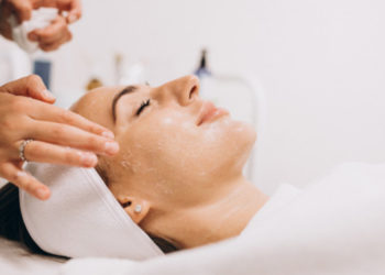 Descubre todo lo que el agua oxigenada puede hacer por tu belleza