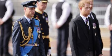 El príncipe Harry reveló la pelea más fuerte que tuvo con su hermano William: “Me derribó al suelo”